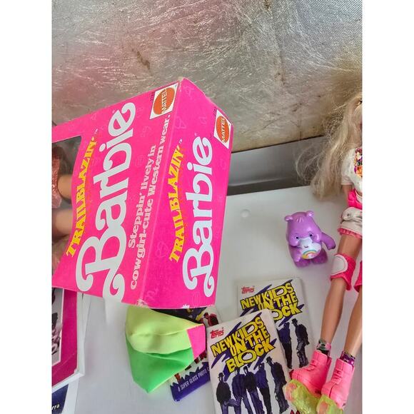 Vintage 1991 MATTEL TRAILBLAZIN' BARBIE #2783 SPECIAL EDITION Western Red Outfit - Picture 4 of 5